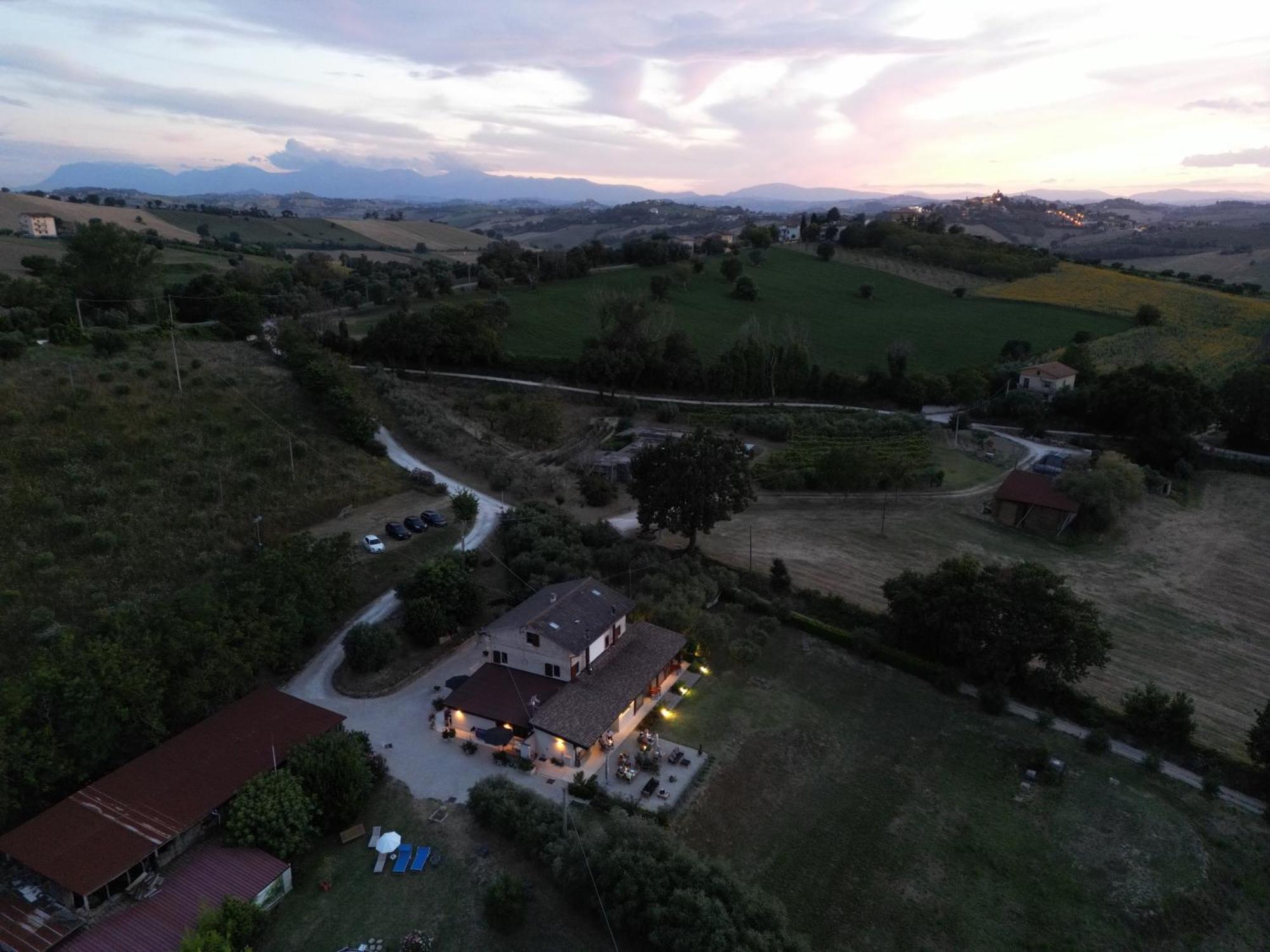 Gastronomic B&B Carlocarla Monte San Pietrangeli Luaran gambar
